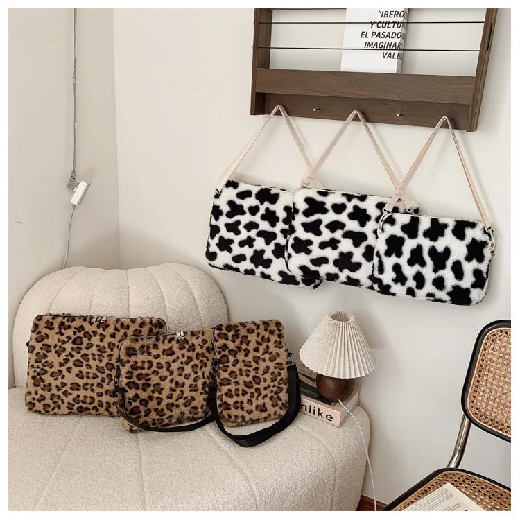 Housse ordinateur en peluche léopard