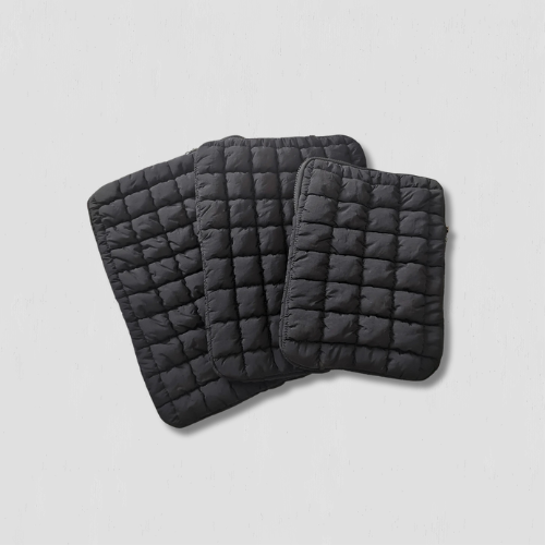 Housse ordinateur noir matelassé