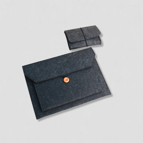 Pochette ordinateur noir de voyages